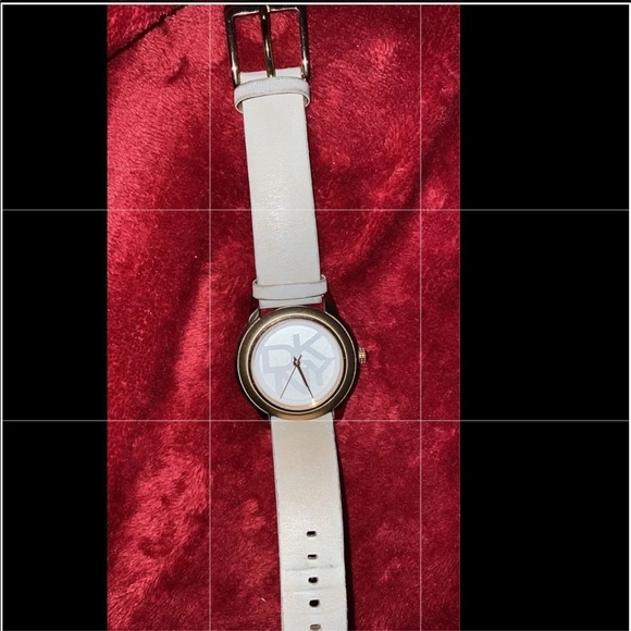 🎉HP🎉 DKNY white Genuine White leather Strap Logo Dial  Rose gold tone wa… - Picture 3 of 10